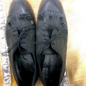 Madewell Size 7 B Classic Oxford with Kiltie Tassel. Very chic wardrobe staple.
